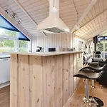 7 Person In Logstor-by Traum