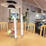 7 Person In Logstor-by Traum Nyaraló *