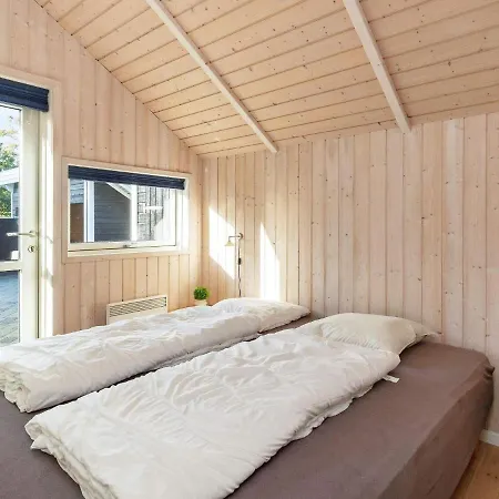 7 Person In Logstor-by Traum * Trend