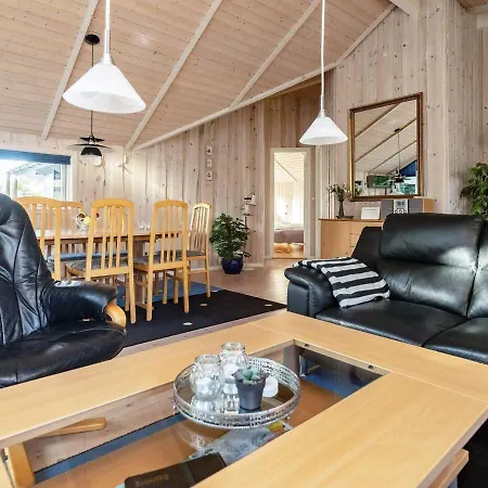 Feriehus 7 Person In Logstor-by Traum